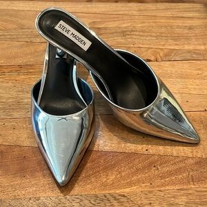 STEVE MADDEN MARIANO SILVER METALLIC POINTY TOE KITTEN HEEL MULES SZ 8 FITS 7.5